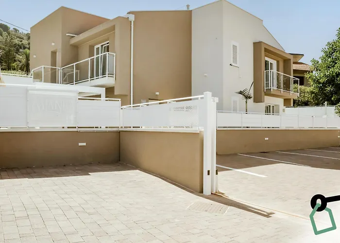 Hotiday Ξενοδοχείο με διαμερίσματα 4*